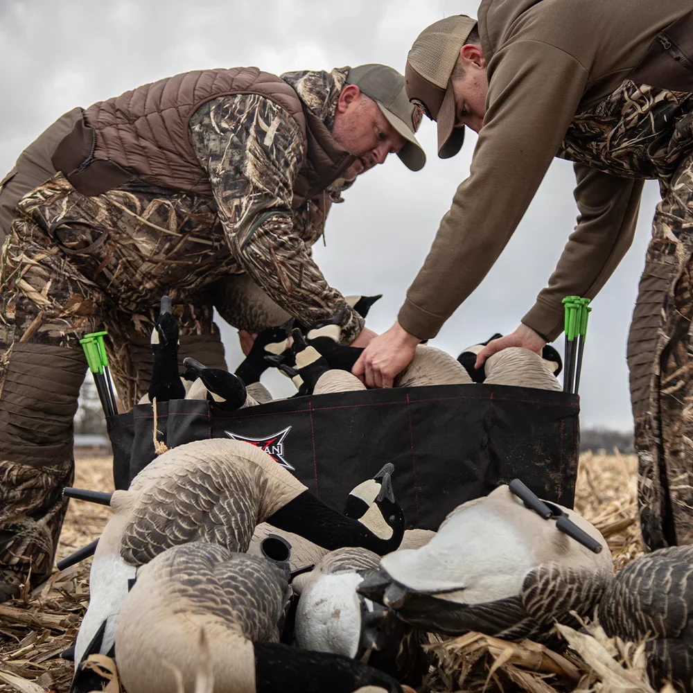Avian-X AXP Honkers Fusion Goose Decoys (6 Pack) - Image 3