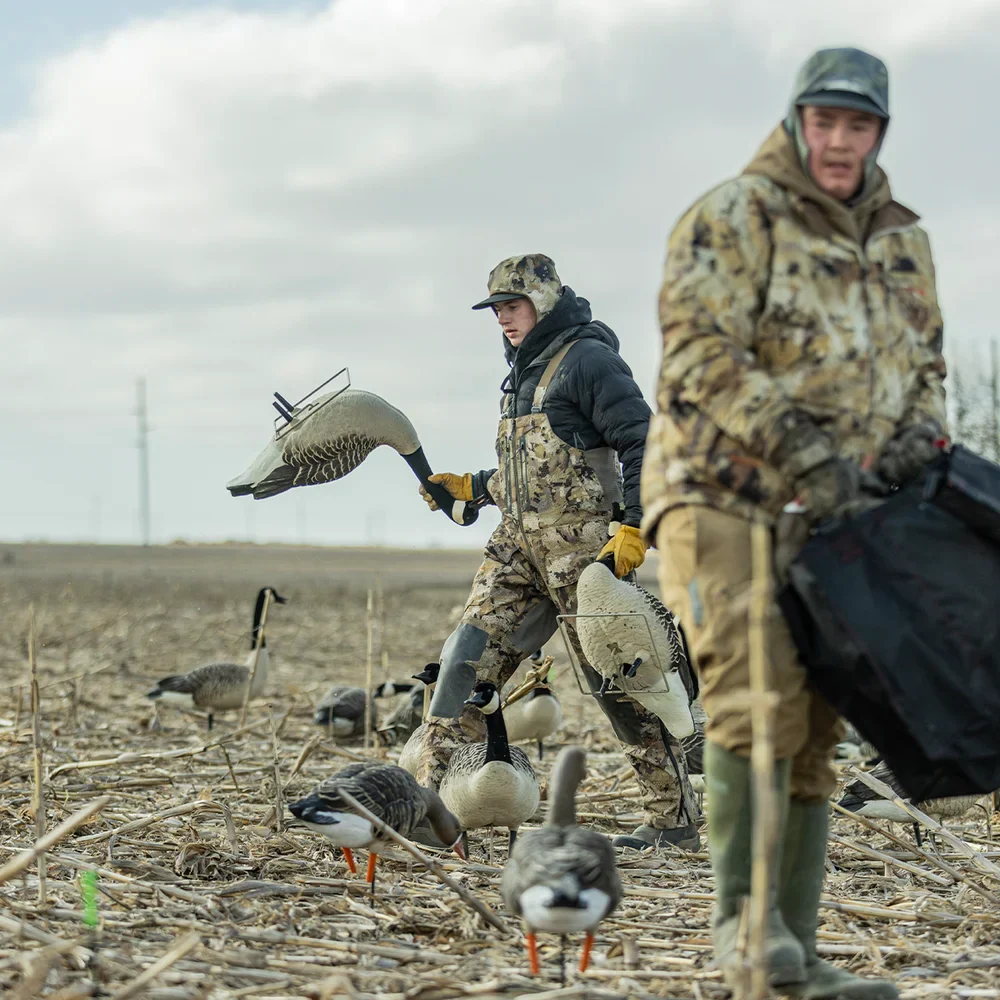 Avian-X Topflight Honkers Floating Goose Decoys (4 Pack) - Image 7