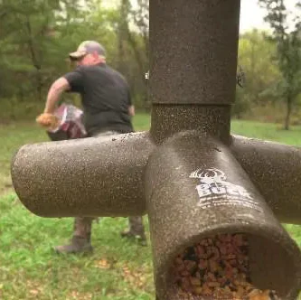 Boss Buck 350 lb Gravity Deer Feeder - Image 6