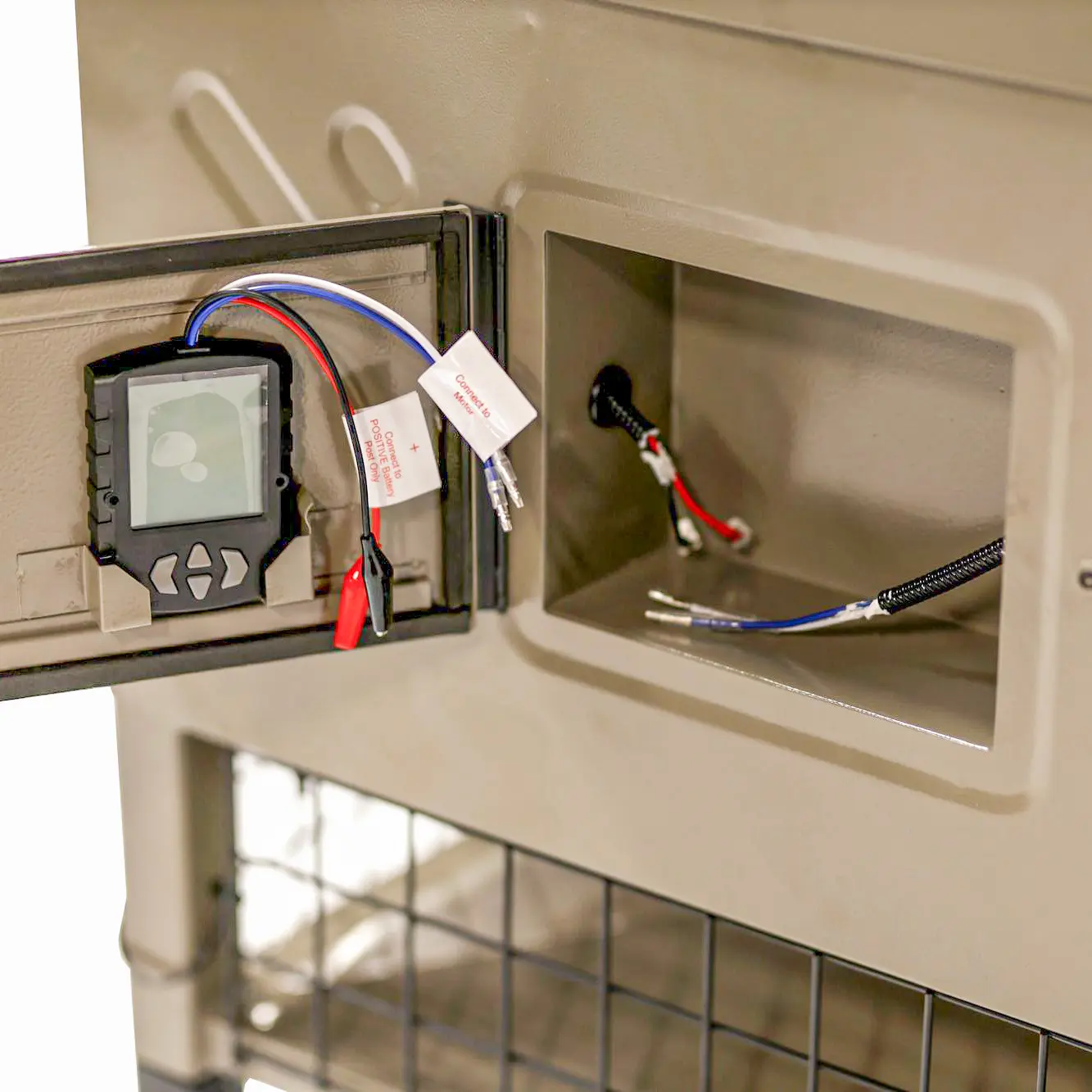 Boss Buck 600 lb Stand & Fill Automatic Sled Feeder with Timer & Solar Panel - Image 5