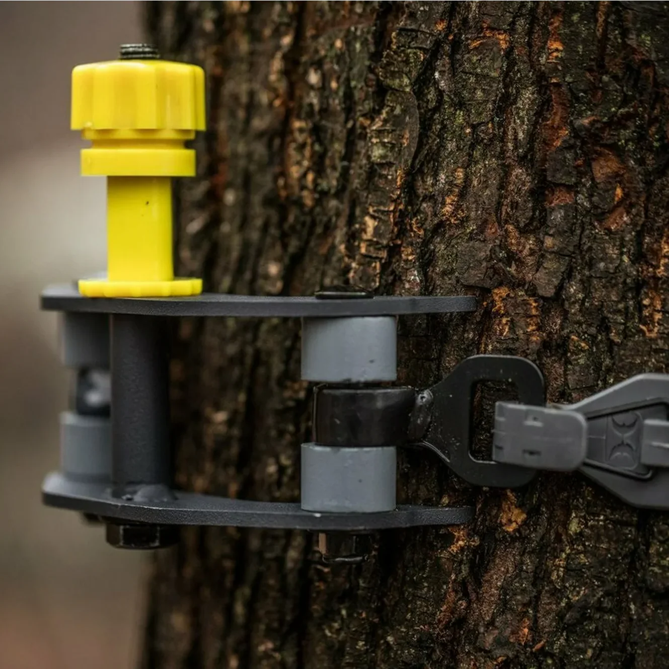 Hawk Cruzr Hang-On Treestand - 22 lbs - Image 11