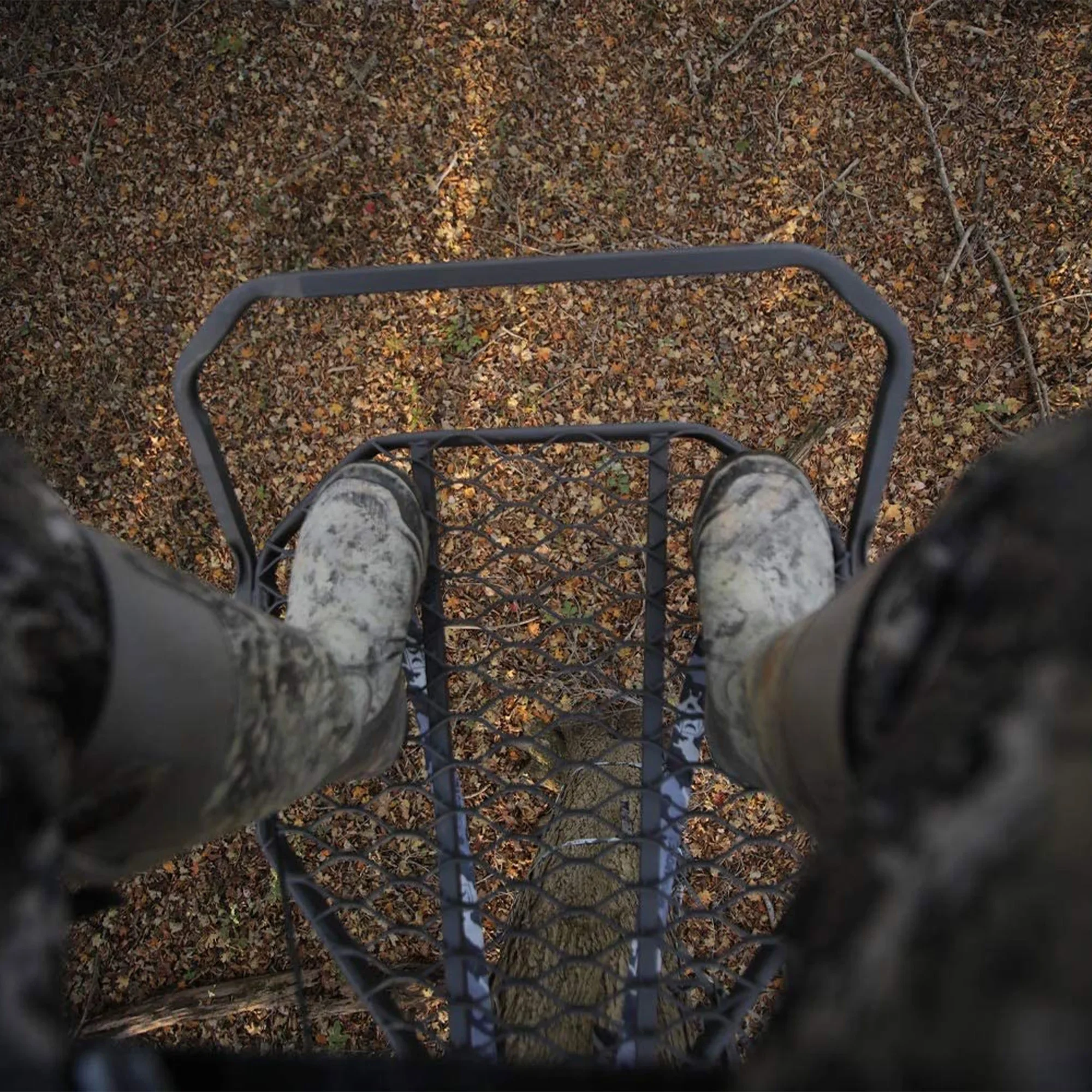 Hawk Helium Kickback Lvl Hang-On Treestand - 20 lbs - Image 5