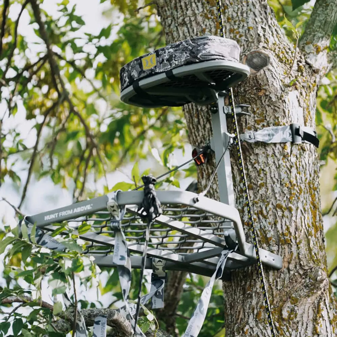 Hawk Helium XL Hang-On Treestand - 12lbs - Image 3