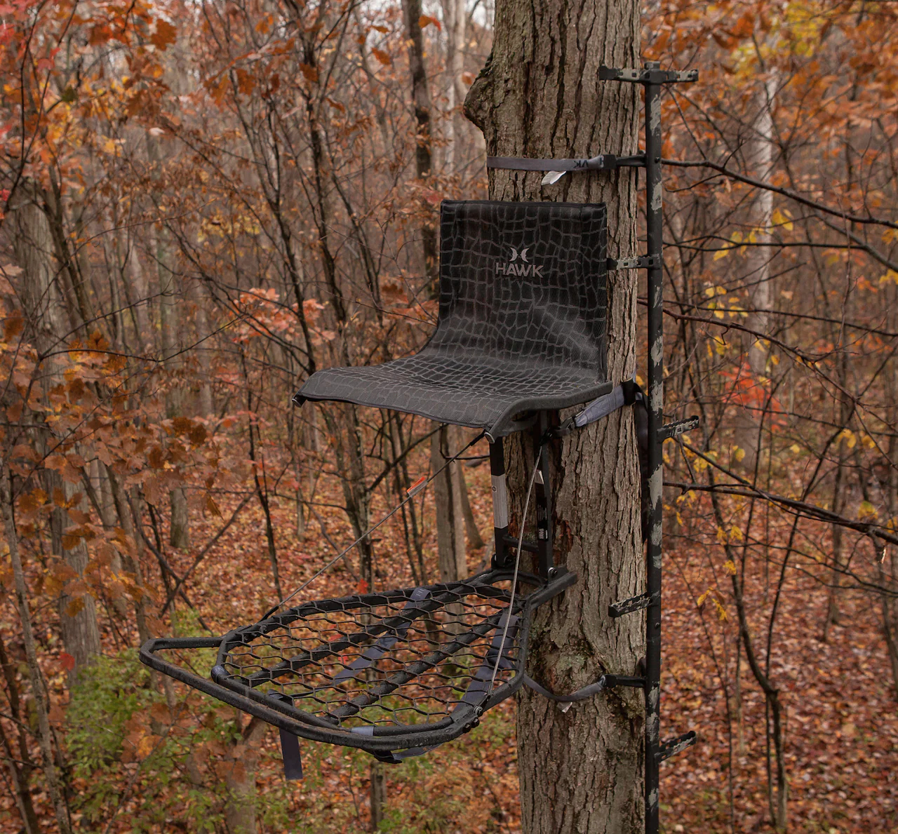 Hawk Kickback Lvl Hang-On Treestand - 19.5 lbs - Image 6
