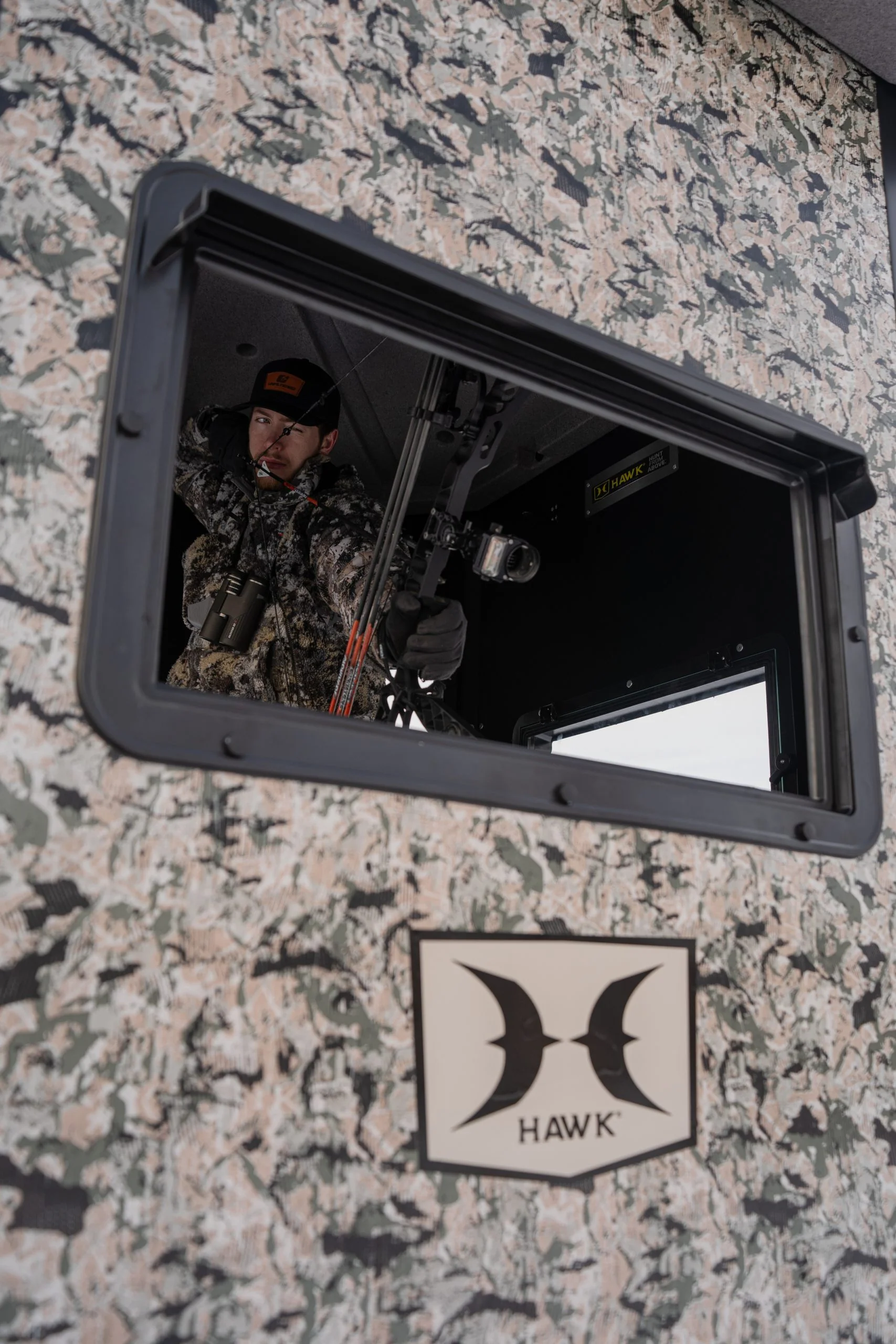 Hawk Compound Insulated Hunting Blind - Image 4
