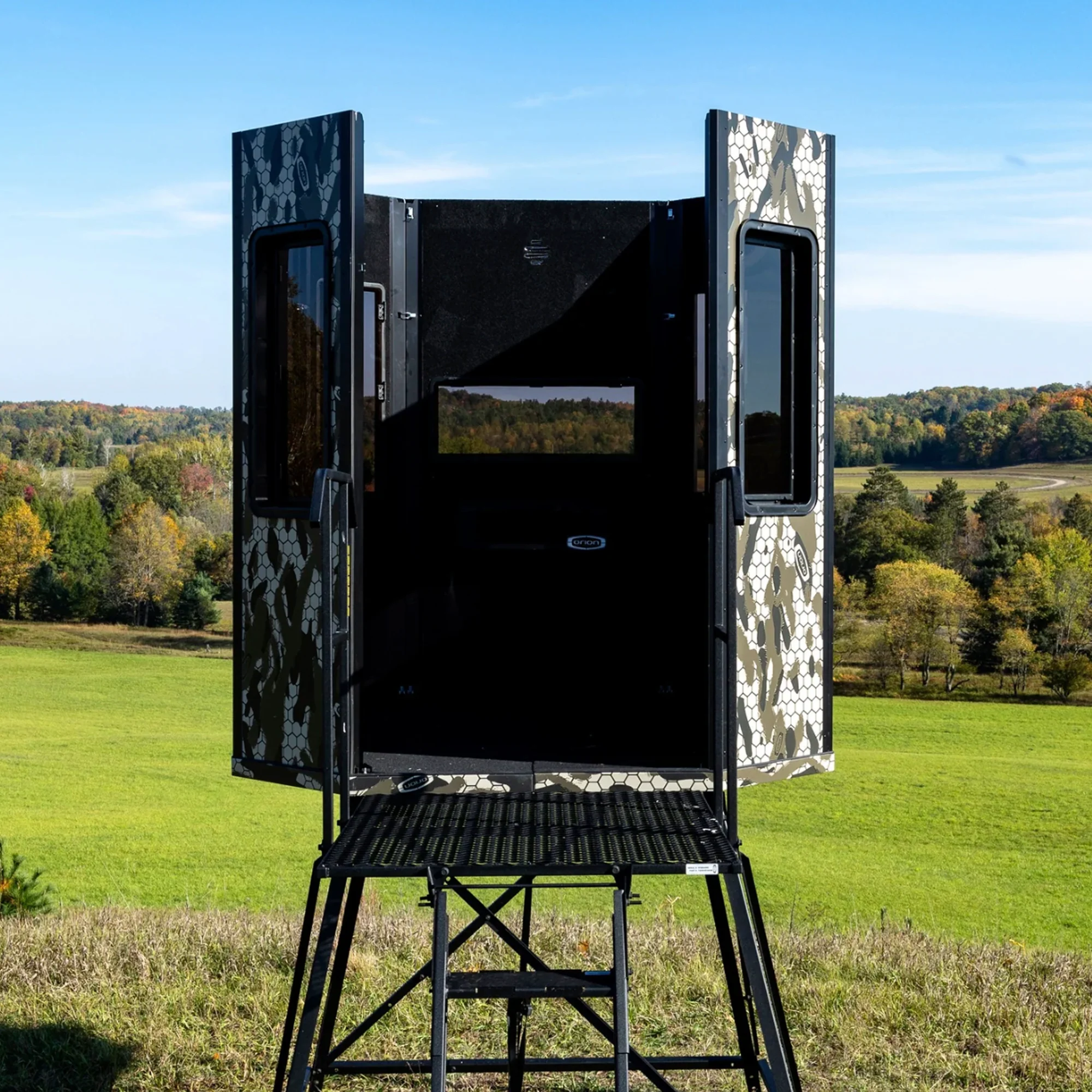 Orion 5' x 5' Deer Hunting Blind with Tinted Windows - Image 6
