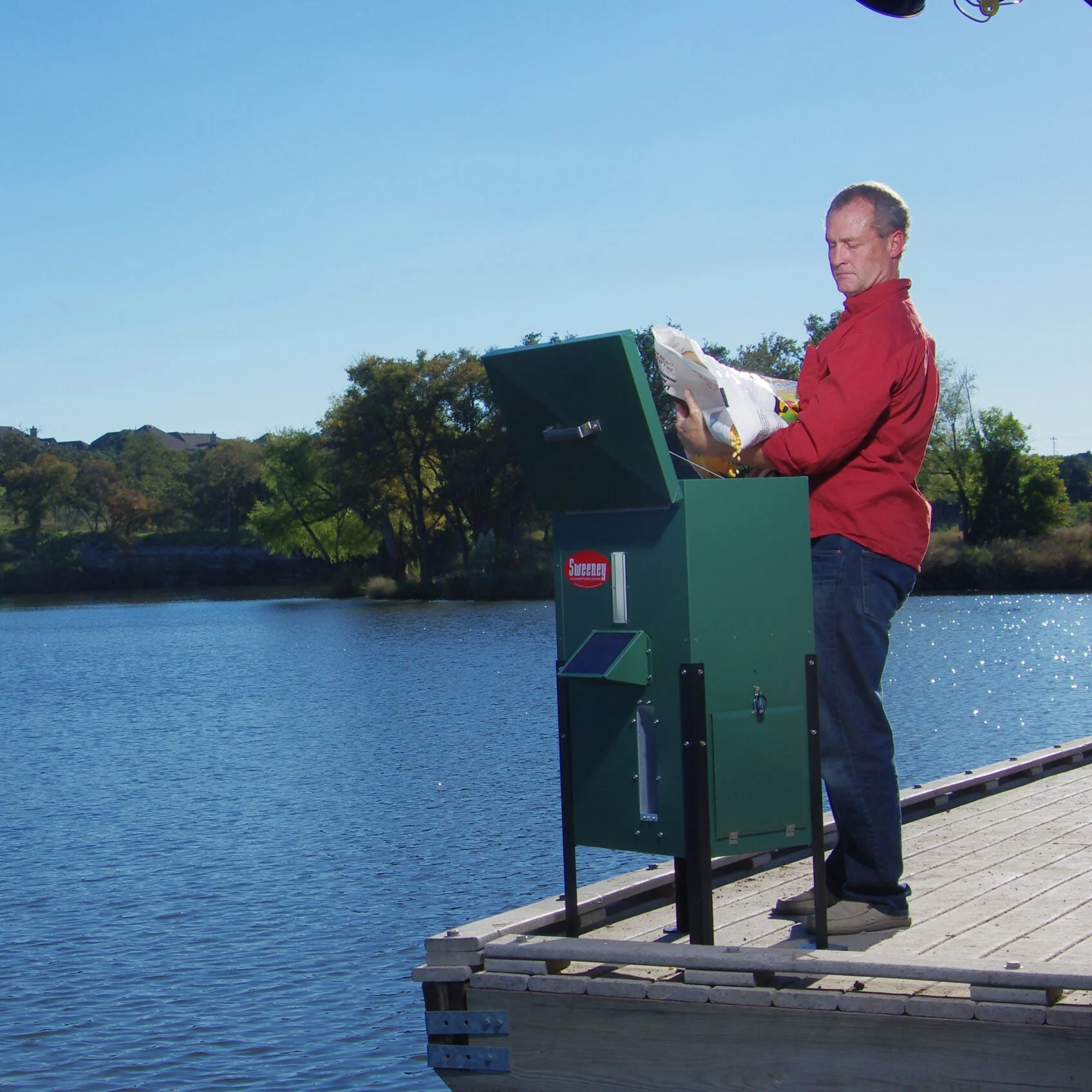 Sweeney Feeders 125 lb. Directional Fish Feeder, Green with Angled Legs - Solar INCLUDED - Image 4
