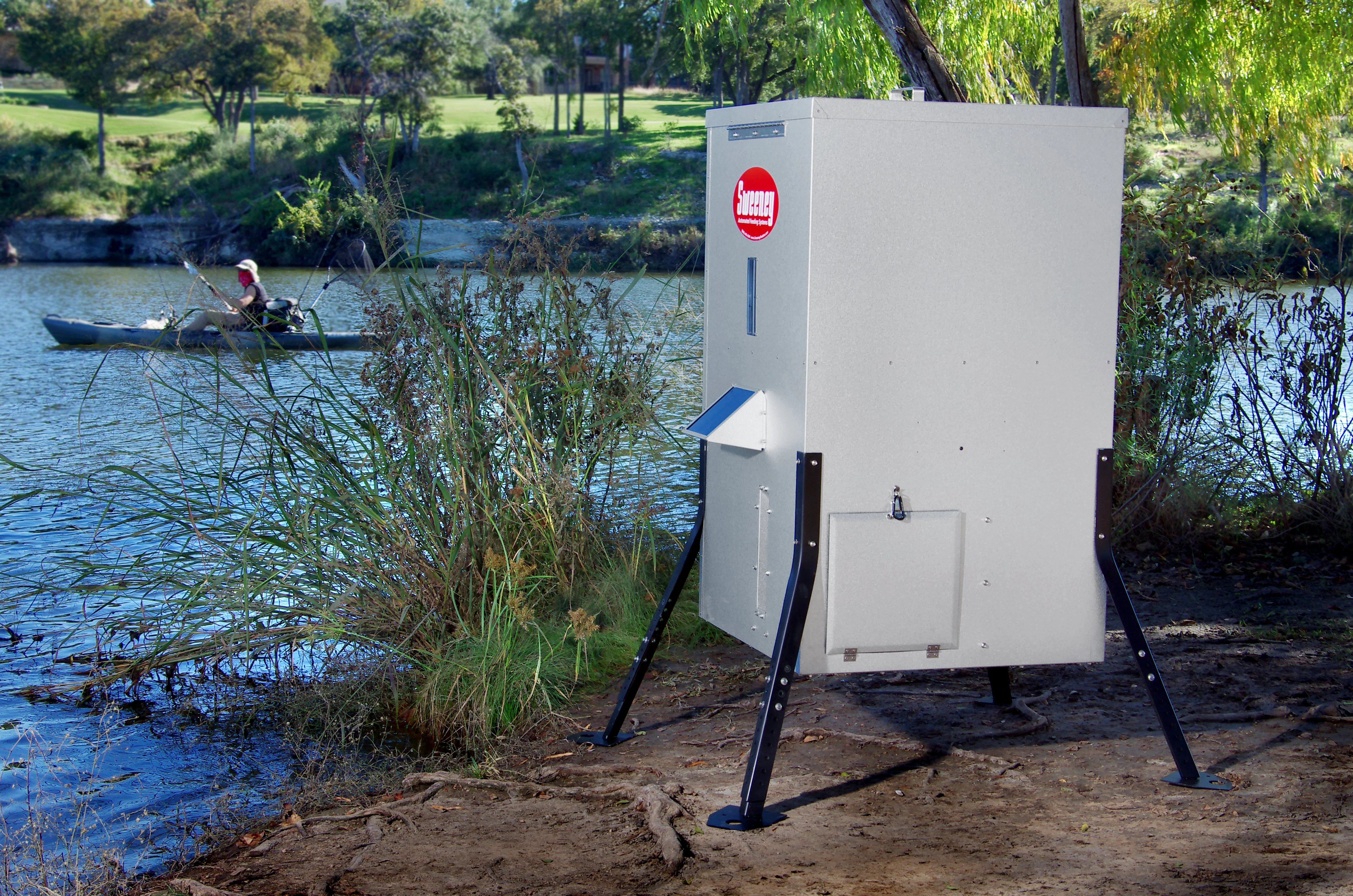 Sweeney Feeders Directional Fish Feeder - 425 lb. Capacity - Silver - Dock Legs - Image 3