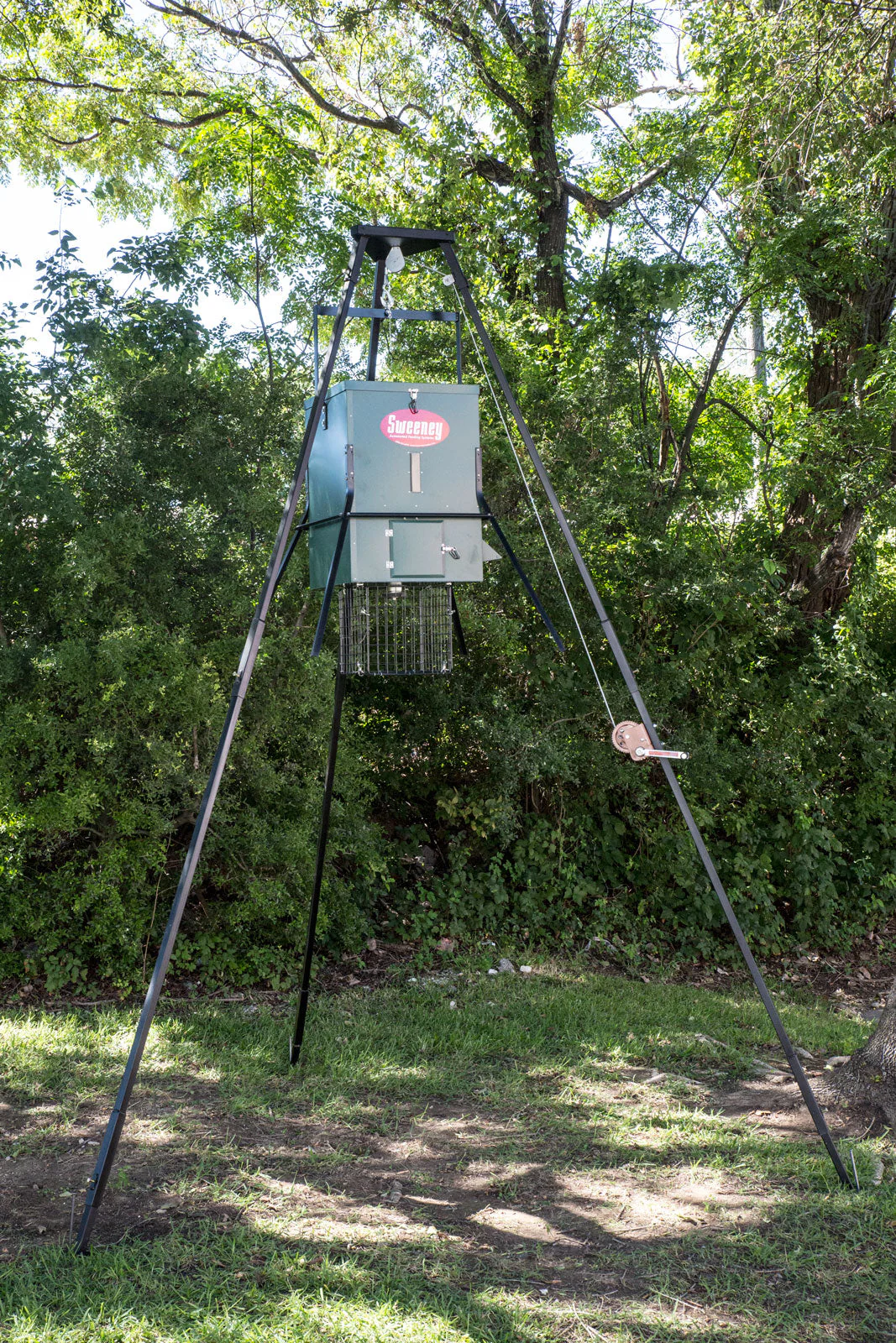 Sweeney Feeders Scatter Feeder with Tripod - Image 3