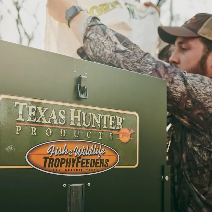 Texas Hunter 300 lb. Trophy Deer Feeder with 4 Foot Legs - Image 9
