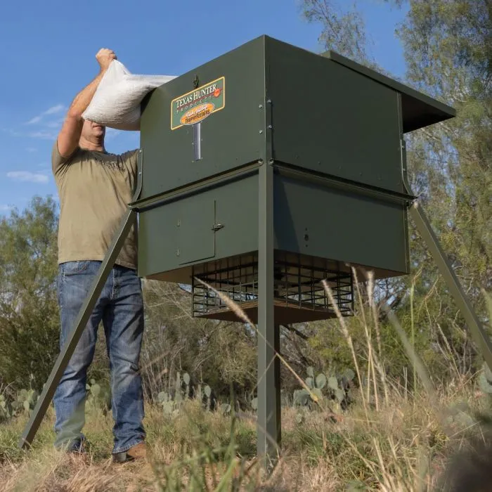 Texas Hunter Trophy Deer Feeder with 4' Legs, 650 lb Capacity - Image 2