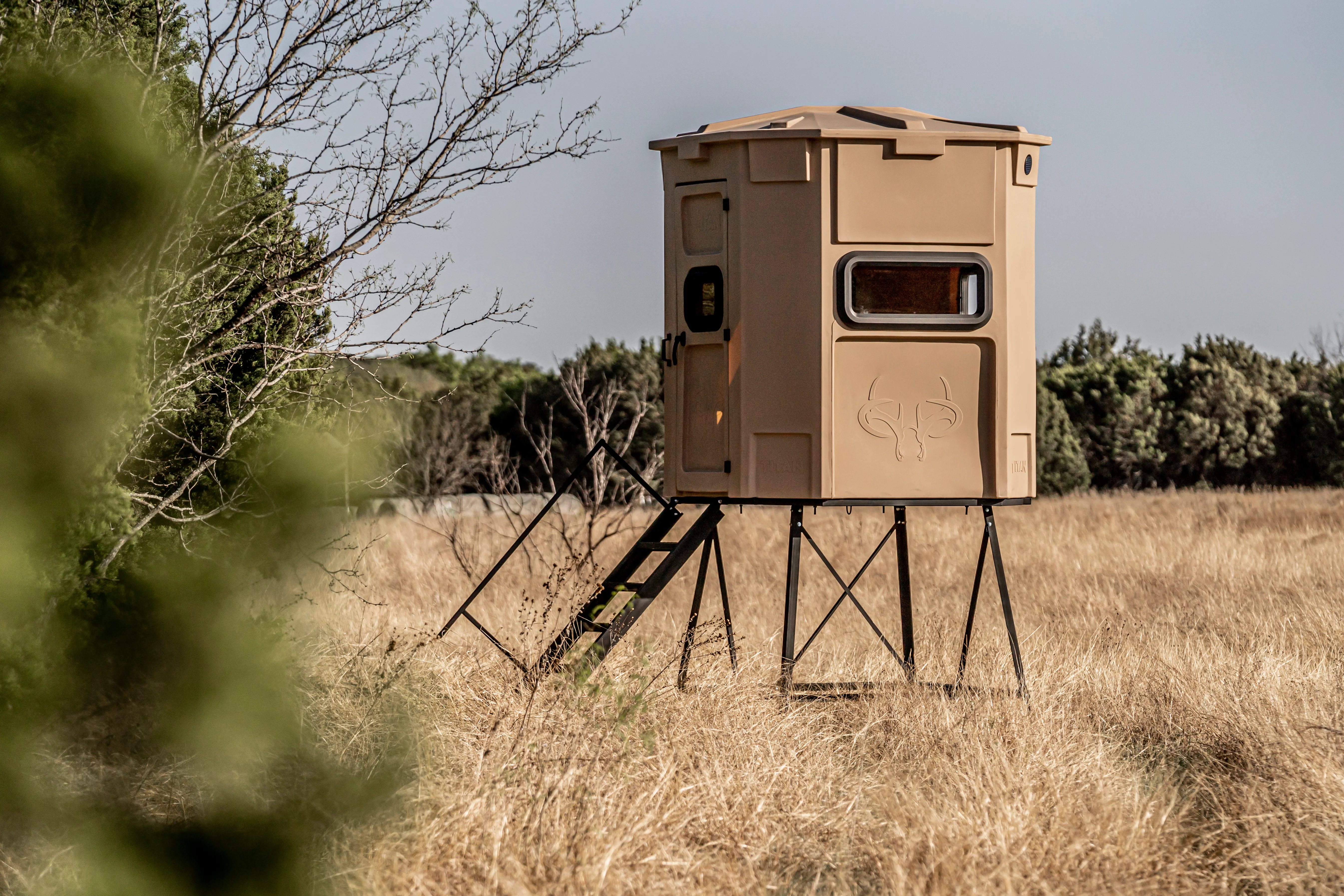 Titan Hunting Blinds - Pro Bow & Rifle Combo Blind - Brown w/ 8ft Tower - Image 4